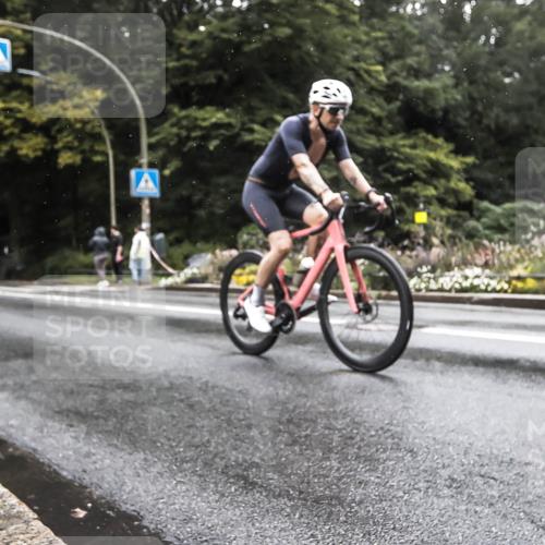 13.09.2026 - Stadtparktriathlon H.Heesch http://msf.ph/oto/10388586 13.09.2026 12:33:31 Radfahren 981, 1025, 1058, 1168 meine-sportfotos.de