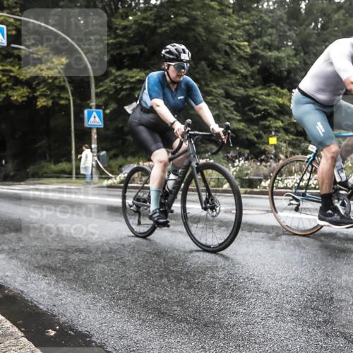 13.09.2026 - Stadtparktriathlon H.Heesch http://msf.ph/oto/10388589 13.09.2026 12:33:47 Radfahren 1008, 1099, 1117, 1131 meine-sportfotos.de