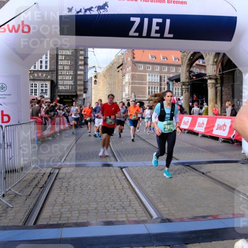 13.09.2026 - 21. swb-Marathon Bremen Tim E. http://msf.ph/oto/10388619 13.09.2026 13:29:39 Ziel 132, 303, 596, 651, 1083, 1365, 1387, 1545, 1823, 2023, 2301, 2742, 2867, 2957, 3258, 3721, 3796, 3846, 3912, 4541, 5036, 5599, 6030, 6103, 6499, 6690, 7013, 7149, 7361, 7631, 7649, 7860, 8007, 8009, 8066, 8099, 8277, 8338, 8675, 8831, 9249, 9889, 10128 meine-sportfotos.de