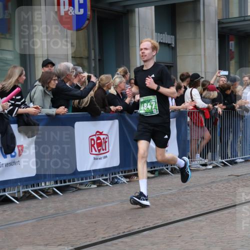 13.09.2026 - 21. swb-Marathon Bremen Strokosch-Dieckow http://msf.ph/oto/10388633 13.09.2026 12:58:42 Ziel 1118, 1508, 1576, 3584, 3624, 3688, 4399, 4847, 6929, 6991, 8065, 8994, 9120, 9329, 346, 2049, 5672, 6198, 6929, 8311, 8394 meine-sportfotos.de