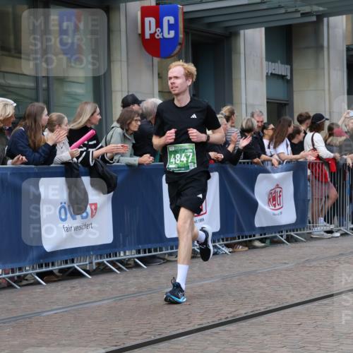 13.09.2026 - 21. swb-Marathon Bremen Strokosch-Dieckow http://msf.ph/oto/10388638 13.09.2026 12:58:42 Ziel 1118, 1508, 1576, 3584, 3624, 3688, 4399, 4847, 6929, 6991, 8065, 8994, 9120, 9329, 346, 2049, 5672, 6198, 6929, 8311, 8394 meine-sportfotos.de