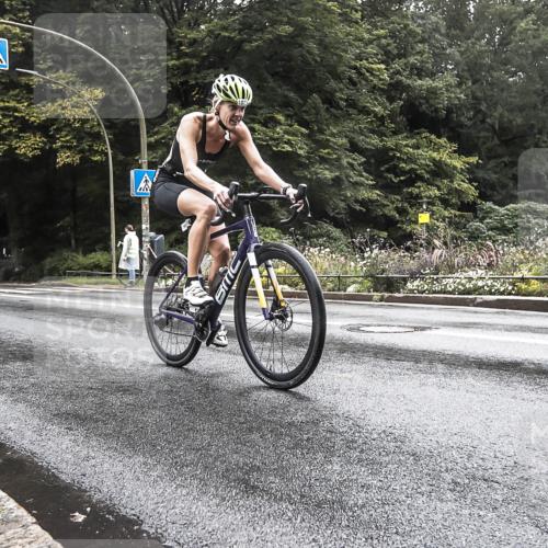13.09.2026 - Stadtparktriathlon H.Heesch http://msf.ph/oto/10388648 13.09.2026 12:34:44 Radfahren 1073, 1106 meine-sportfotos.de