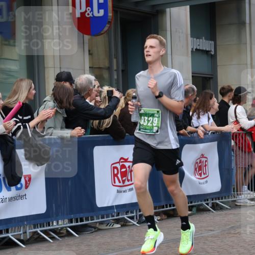 13.09.2026 - 21. swb-Marathon Bremen Strokosch-Dieckow http://msf.ph/oto/10388666 13.09.2026 12:58:44 Ziel 1118, 1508, 1576, 1751, 3584, 3624, 3688, 4399, 4847, 6991, 8065, 8994, 9120, 9329, 346, 1576, 2049, 5672, 6198, 6929, 8311, 8394 meine-sportfotos.de