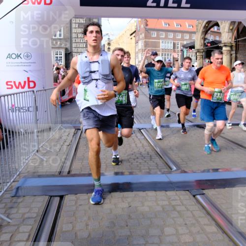13.09.2026 - 21. swb-Marathon Bremen Tim E. http://msf.ph/oto/10388674 13.09.2026 13:29:42 Ziel 132, 303, 596, 651, 1083, 1243, 1365, 1387, 1545, 1823, 2023, 2076, 2301, 2742, 2867, 2957, 3030, 3258, 3721, 3796, 3846, 3912, 4541, 5036, 5244, 5599, 6030, 6103, 6499, 6690, 7013, 7149, 7426, 7631, 7649, 7860, 8007, 8009, 8066, 8099, 8277, 8338, 8675, 8831, 9249, 9889, 10128 meine-sportfotos.de