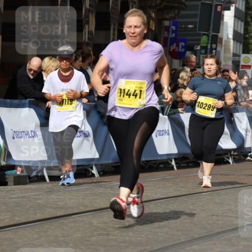 13.09.2026 - 21. swb-Marathon Bremen Strokosch-Dieckow http://msf.ph/oto/10388679 13.09.2026 11:10:04 Ziel 10234, 10386, 10417, 10424, 10645, 10696, 10712, 10737, 10785, 10990, 10991, 11192, 11383, 11437, 11937, 12409, 12449, 10362, 10963, 11382, 11725, 11732, 11933, 12117, 12207, 12293 meine-sportfotos.de