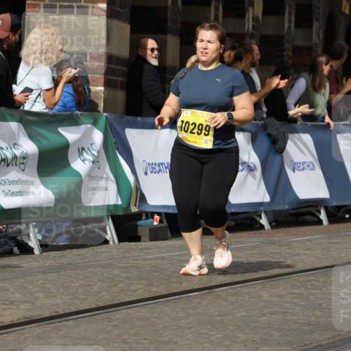 13.09.2026 - 21. swb-Marathon Bremen Strokosch-Dieckow http://msf.ph/oto/10388685 13.09.2026 11:10:06 Ziel 10234, 10386, 10417, 10435, 10645, 10696, 10712, 10737, 10785, 10990, 10991, 11383, 11437, 11441, 11937, 12409, 12449, 10361, 10362, 10963, 11080, 11382, 11725, 11732, 11933, 12117, 12293 meine-sportfotos.de