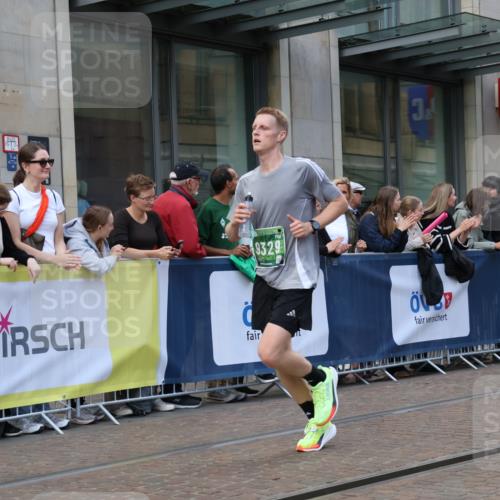 13.09.2026 - 21. swb-Marathon Bremen Strokosch-Dieckow http://msf.ph/oto/10388689 13.09.2026 12:58:45 Ziel 1118, 1508, 1751, 1993, 3584, 3624, 3688, 4399, 4847, 6991, 8065, 8383, 8994, 9120, 9329, 346, 1576, 2049, 5672, 6198, 6929, 8311, 8394 meine-sportfotos.de