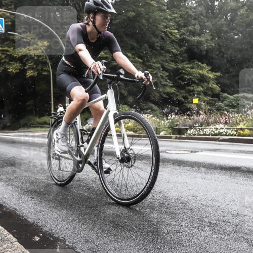 13.09.2026 - Stadtparktriathlon H.Heesch http://msf.ph/oto/10388702 13.09.2026 12:36:11 Radfahren 1102, 1148, 1162 meine-sportfotos.de