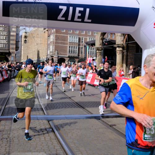 13.09.2026 - 21. swb-Marathon Bremen Tim E. http://msf.ph/oto/10388717 13.09.2026 13:29:59 Ziel 124, 716, 1073, 1243, 1581, 1861, 2076, 2289, 2742, 3030, 3320, 3618, 3667, 4115, 4575, 4576, 5244, 6006, 6127, 6384, 6725, 6930, 7079, 7384, 7426, 7884, 8481, 8594, 8612, 8771, 9049, 9534, 9747, 9770, 10013, 13031 meine-sportfotos.de