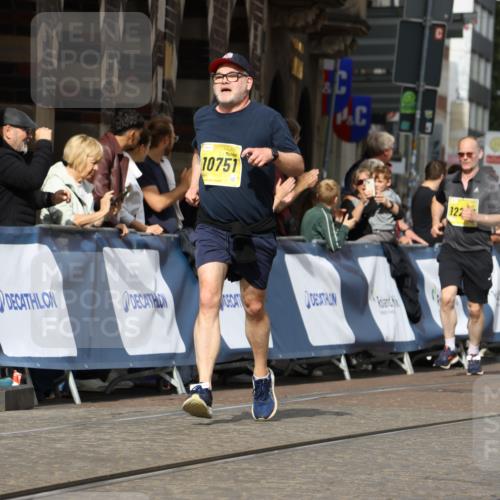 13.09.2026 - 21. swb-Marathon Bremen Strokosch-Dieckow http://msf.ph/oto/10388728 13.09.2026 11:10:09 Ziel 10234, 10417, 10435, 10645, 10696, 10737, 10785, 10990, 10991, 11119, 11383, 11437, 11441, 12449, 10169, 10361, 10362, 10706, 10890, 10963, 11080, 11382, 11725, 11732, 11933, 11957, 12117, 12293, 12550 meine-sportfotos.de