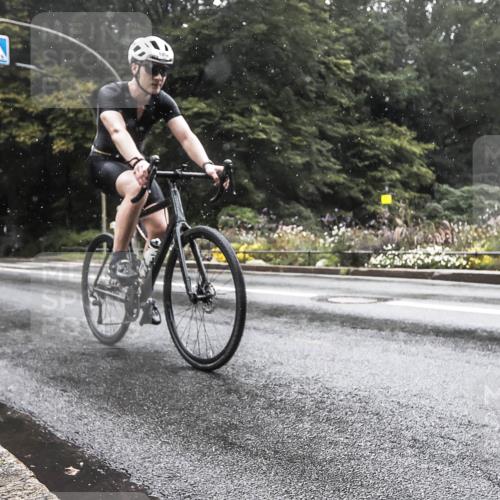 13.09.2026 - Stadtparktriathlon H.Heesch http://msf.ph/oto/10388730 13.09.2026 12:36:29 Radfahren 1004, 1056, 1295 meine-sportfotos.de