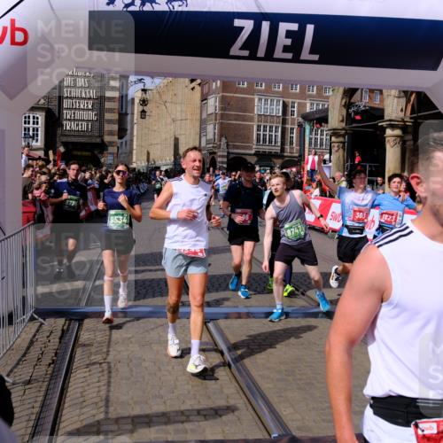 13.09.2026 - 21. swb-Marathon Bremen Tim E. http://msf.ph/oto/10388741 13.09.2026 13:30:05 Ziel 109, 124, 454, 716, 1073, 1173, 1581, 1759, 1861, 2289, 3320, 3618, 3667, 3908, 4115, 4524, 4575, 4576, 6006, 6127, 6725, 7079, 7093, 7384, 7884, 8267, 8481, 8594, 8612, 8771, 8899, 9049, 9534, 9747, 9770, 10013, 13031 meine-sportfotos.de