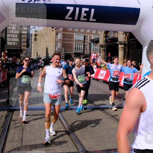 13.09.2026 - 21. swb-Marathon Bremen Tim E. http://msf.ph/oto/10388753 13.09.2026 13:30:05 Ziel 109, 124, 454, 716, 1073, 1173, 1581, 1759, 1861, 2289, 3320, 3618, 3667, 3908, 4115, 4524, 4575, 4576, 6006, 6127, 6725, 7079, 7093, 7384, 7884, 8267, 8481, 8594, 8612, 8771, 8899, 9049, 9534, 9747, 9770, 10013, 13031 meine-sportfotos.de