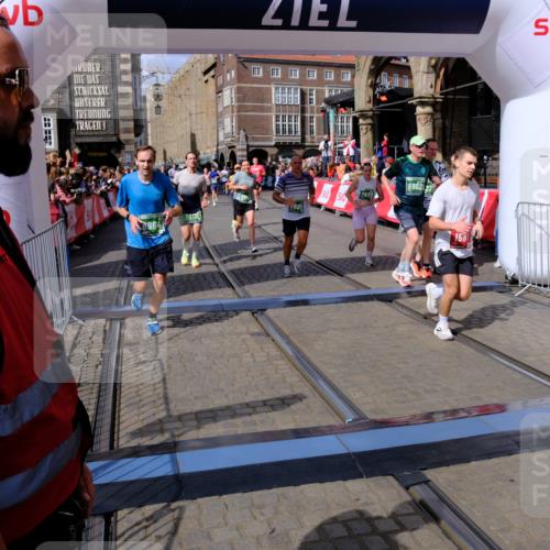 13.09.2026 - 21. swb-Marathon Bremen Tim E. http://msf.ph/oto/10388772 13.09.2026 13:30:28 Ziel 881, 1308, 1611, 1653, 1780, 1909, 1938, 2126, 2364, 3190, 4763, 5039, 5198, 5348, 5615, 6225, 6720, 6942, 6992, 6994, 7184, 7609, 7932, 7966, 8110, 8115, 8441, 8470, 9015, 9104, 9125, 9529 meine-sportfotos.de
