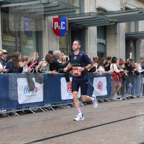 13.09.2026 - 21. swb-Marathon Bremen Strokosch-Dieckow http://msf.ph/oto/10388774 13.09.2026 12:58:52 Ziel 658, 1118, 1248, 1508, 1751, 1800, 1993, 2651, 3584, 3688, 4096, 4399, 6991, 8383, 8994, 9120, 9329, 9533, 346, 1576, 2049, 3624, 4847, 5672, 6929, 8065 meine-sportfotos.de