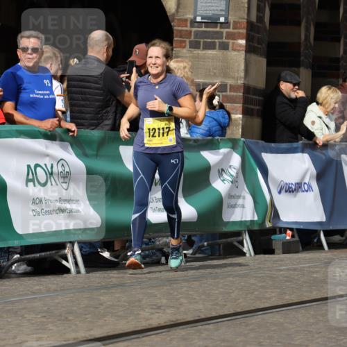 13.09.2026 - 21. swb-Marathon Bremen Strokosch-Dieckow http://msf.ph/oto/10388793 13.09.2026 11:10:17 Ziel 10299, 10435, 10645, 10737, 10751, 11119, 11383, 11437, 11441, 12207, 12449, 10002, 10169, 10247, 10361, 10362, 10422, 10706, 10719, 10791, 10890, 11080, 11300, 11382, 11957, 11982, 12227, 12454, 12550 meine-sportfotos.de