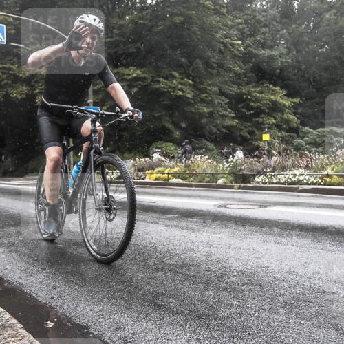 13.09.2026 - Stadtparktriathlon H.Heesch http://msf.ph/oto/10388820 13.09.2026 12:38:05 Radfahren 949, 1072, 1108, 1248, 1254 meine-sportfotos.de