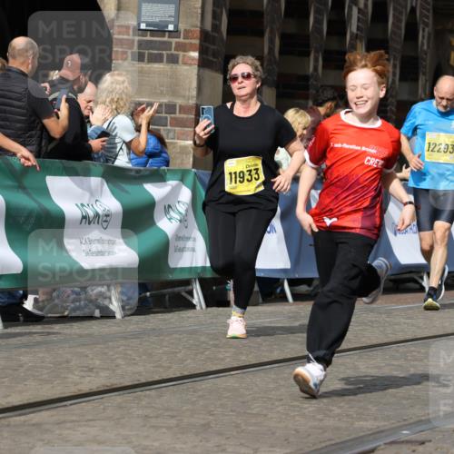 13.09.2026 - 21. swb-Marathon Bremen Strokosch-Dieckow http://msf.ph/oto/10388841 13.09.2026 11:10:18 Ziel 10299, 10435, 10645, 10737, 10751, 11119, 11383, 11437, 11441, 12207, 12449, 10002, 10169, 10247, 10361, 10362, 10422, 10706, 10719, 10768, 10791, 10890, 11080, 11300, 11382, 11957, 11982, 12227, 12454, 12550 meine-sportfotos.de