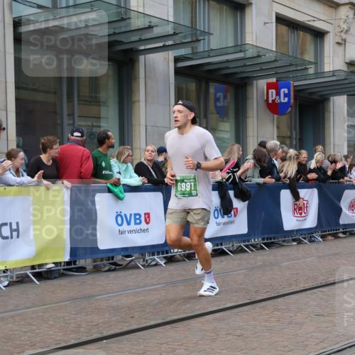 13.09.2026 - 21. swb-Marathon Bremen Strokosch-Dieckow http://msf.ph/oto/10388846 13.09.2026 12:58:56 Ziel 658, 1118, 1248, 1508, 1751, 1800, 1993, 2651, 3584, 3688, 4096, 4399, 6991, 8383, 8994, 9120, 9533, 1118, 1576, 2049, 3624, 4847, 5672, 6929, 8065, 8994, 9329 meine-sportfotos.de