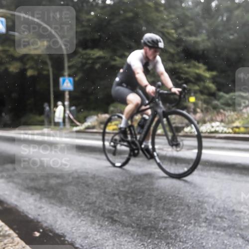 13.09.2026 - Stadtparktriathlon H.Heesch http://msf.ph/oto/10388854 13.09.2026 12:38:35 Radfahren 1105, 1133, 1282 meine-sportfotos.de