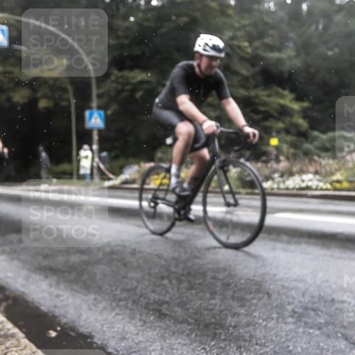 13.09.2026 - Stadtparktriathlon H.Heesch http://msf.ph/oto/10388865 13.09.2026 12:38:50 Radfahren 996, 1202, 1299 meine-sportfotos.de