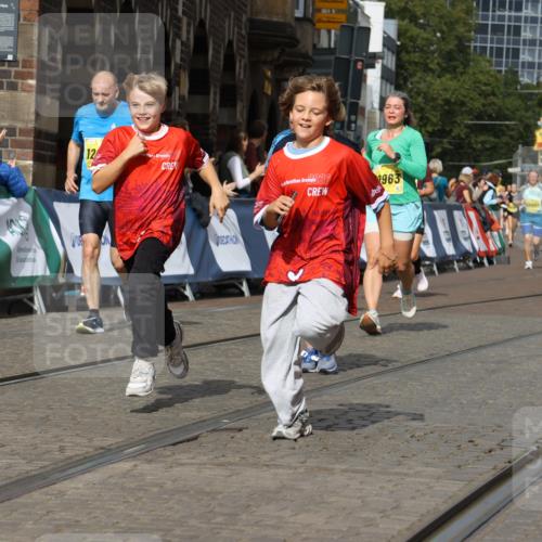 13.09.2026 - 21. swb-Marathon Bremen Strokosch-Dieckow http://msf.ph/oto/10388895 13.09.2026 11:10:20 Ziel 10299, 10435, 10645, 10751, 11119, 11383, 11437, 11441, 12207, 10002, 10169, 10247, 10422, 10706, 10719, 10768, 10791, 10890, 11080, 11283, 11298, 11300, 11957, 11982, 12183, 12227, 12454, 12550 meine-sportfotos.de
