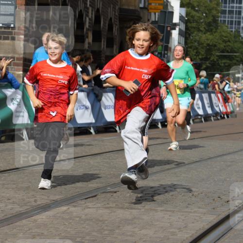 13.09.2026 - 21. swb-Marathon Bremen Strokosch-Dieckow http://msf.ph/oto/10388911 13.09.2026 11:10:20 Ziel 10299, 10435, 10645, 10751, 11119, 11383, 11437, 11441, 12207, 10002, 10169, 10247, 10422, 10706, 10719, 10768, 10791, 10890, 11080, 11283, 11298, 11300, 11957, 11982, 12183, 12227, 12454, 12550 meine-sportfotos.de