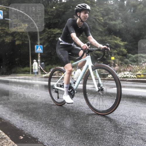 13.09.2026 - Stadtparktriathlon H.Heesch http://msf.ph/oto/10388912 13.09.2026 12:40:01 Radfahren 1069, 1217 meine-sportfotos.de