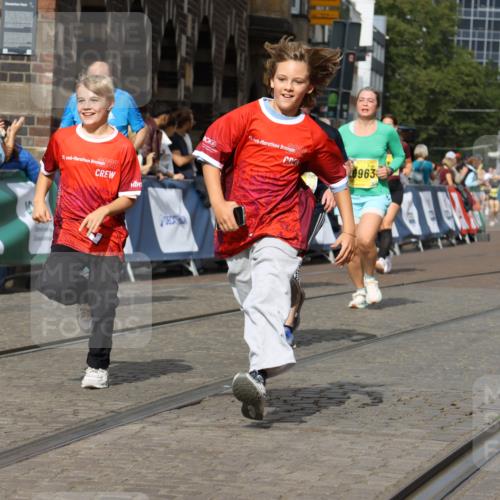 13.09.2026 - 21. swb-Marathon Bremen Strokosch-Dieckow http://msf.ph/oto/10388918 13.09.2026 11:10:20 Ziel 10299, 10435, 10645, 10751, 11119, 11383, 11437, 11441, 12207, 10002, 10169, 10247, 10422, 10706, 10719, 10768, 10791, 10890, 11080, 11283, 11298, 11300, 11957, 11982, 12183, 12227, 12454, 12550 meine-sportfotos.de