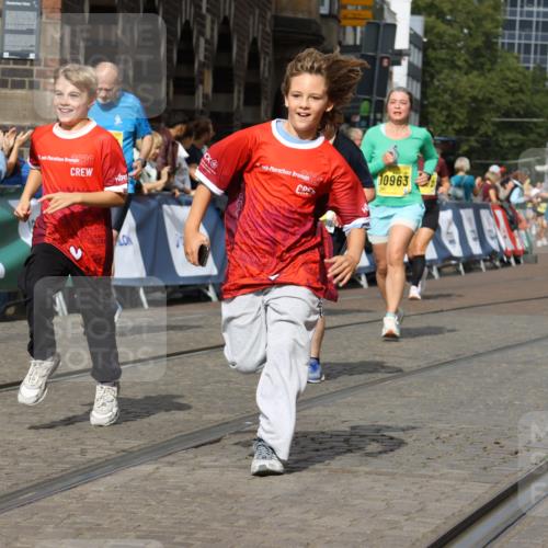 13.09.2026 - 21. swb-Marathon Bremen Strokosch-Dieckow http://msf.ph/oto/10388925 13.09.2026 11:10:20 Ziel 10299, 10435, 10645, 10751, 11119, 11383, 11437, 11441, 12207, 10002, 10169, 10247, 10422, 10706, 10719, 10768, 10791, 10890, 11080, 11283, 11298, 11300, 11957, 11982, 12183, 12227, 12454, 12550 meine-sportfotos.de