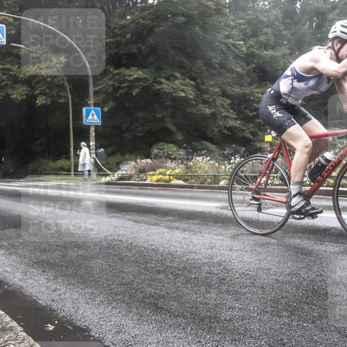 13.09.2026 - Stadtparktriathlon H.Heesch http://msf.ph/oto/10388944 13.09.2026 12:40:54 Radfahren 954, 1124 meine-sportfotos.de