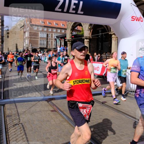 13.09.2026 - 21. swb-Marathon Bremen Tim E. http://msf.ph/oto/10388963 13.09.2026 13:30:50 Ziel 625, 800, 834, 1067, 1926, 2369, 2452, 2723, 2900, 3163, 3164, 3425, 4058, 4206, 4332, 4342, 4415, 4425, 4748, 4757, 5506, 5551, 6134, 6347, 6523, 6988, 7253, 7567, 7645, 7821, 8090, 8116, 8117, 8169, 8314, 8494, 8762, 8878, 8966, 9011, 9108, 9692, 9695, 9699, 9825 meine-sportfotos.de