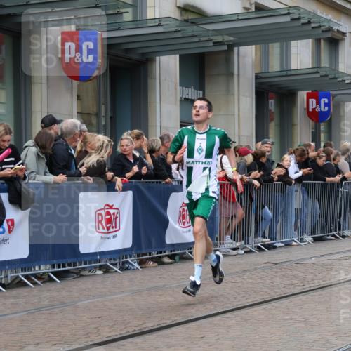 13.09.2026 - 21. swb-Marathon Bremen Strokosch-Dieckow http://msf.ph/oto/10388975 13.09.2026 12:59:06 Ziel 466, 658, 862, 1248, 1508, 1751, 1800, 1993, 2651, 3251, 4096, 5316, 8383, 9533, 1118, 1576, 3584, 3624, 3688, 4399, 4847, 6929, 6991, 8065, 8994, 9120, 9329 meine-sportfotos.de