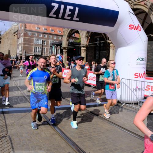 13.09.2026 - 21. swb-Marathon Bremen Tim E. http://msf.ph/oto/10388984 13.09.2026 13:30:52 Ziel 625, 800, 834, 1067, 1926, 2369, 2452, 2723, 3163, 3164, 3425, 4058, 4206, 4332, 4342, 4415, 4425, 4748, 4757, 5506, 5551, 6134, 6343, 6347, 6523, 6988, 7253, 7567, 7645, 7821, 8116, 8117, 8169, 8314, 8762, 8878, 8966, 9011, 9108, 9692, 9695, 9699, 9825, 13090 meine-sportfotos.de