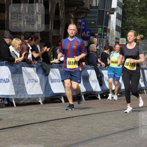 13.09.2026 - 21. swb-Marathon Bremen Strokosch-Dieckow http://msf.ph/oto/10388990 13.09.2026 11:10:25 Ziel 10299, 10435, 10751, 10963, 11119, 11441, 11732, 11933, 12117, 12207, 12293, 10002, 10247, 10422, 10719, 10768, 10791, 11283, 11298, 11300, 11309, 11583, 11736, 11982, 12183, 12227, 12454 meine-sportfotos.de