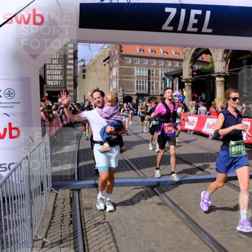 13.09.2026 - 21. swb-Marathon Bremen Tim E. http://msf.ph/oto/10389011 13.09.2026 13:30:53 Ziel 625, 800, 834, 1067, 1771, 1926, 2369, 2452, 2723, 2985, 3163, 3164, 3425, 4058, 4206, 4332, 4342, 4415, 4425, 4748, 4757, 4920, 5506, 5551, 6134, 6343, 6347, 6523, 6988, 7012, 7253, 7567, 7645, 7821, 8116, 8117, 8169, 8762, 8878, 8966, 9011, 9108, 9692, 9695, 9699, 9825, 13090 meine-sportfotos.de