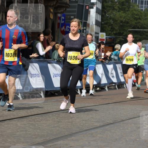 13.09.2026 - 21. swb-Marathon Bremen Strokosch-Dieckow http://msf.ph/oto/10389012 13.09.2026 11:10:26 Ziel 10299, 10435, 10751, 10963, 11119, 11732, 11933, 12117, 12207, 12293, 10002, 10247, 10422, 10719, 10768, 10791, 11283, 11298, 11300, 11309, 11583, 11736, 12183, 12227, 12454 meine-sportfotos.de