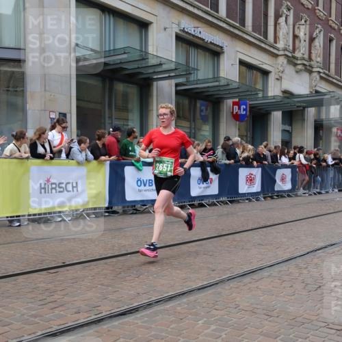 13.09.2026 - 21. swb-Marathon Bremen Strokosch-Dieckow http://msf.ph/oto/10389014 13.09.2026 12:59:09 Ziel 466, 658, 862, 1248, 1751, 1800, 1993, 2651, 3251, 4096, 4964, 5316, 5828, 8383, 9533, 1118, 1508, 1576, 1751, 3584, 3624, 3688, 4399, 4847, 6991, 8065, 8994, 9120, 9329 meine-sportfotos.de