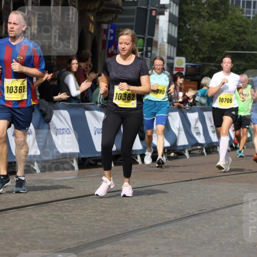 13.09.2026 - 21. swb-Marathon Bremen Strokosch-Dieckow http://msf.ph/oto/10389016 13.09.2026 11:10:26 Ziel 10299, 10435, 10751, 10963, 11119, 11732, 11933, 12117, 12207, 12293, 10002, 10247, 10422, 10719, 10768, 10791, 11283, 11298, 11300, 11309, 11583, 11736, 12183, 12227, 12454 meine-sportfotos.de
