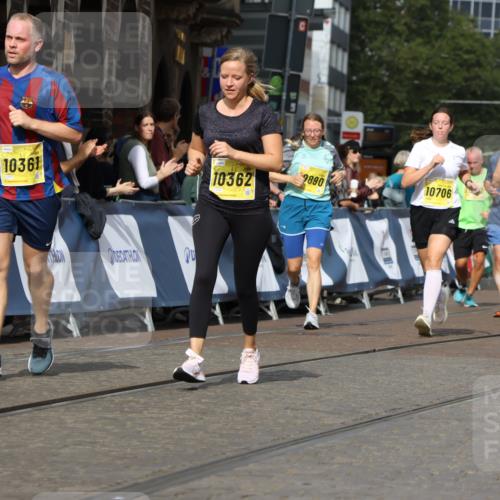 13.09.2026 - 21. swb-Marathon Bremen Strokosch-Dieckow http://msf.ph/oto/10389022 13.09.2026 11:10:26 Ziel 10299, 10435, 10751, 10963, 11119, 11732, 11933, 12117, 12207, 12293, 10002, 10247, 10422, 10719, 10768, 10791, 11283, 11298, 11300, 11309, 11583, 11736, 12183, 12227, 12454 meine-sportfotos.de