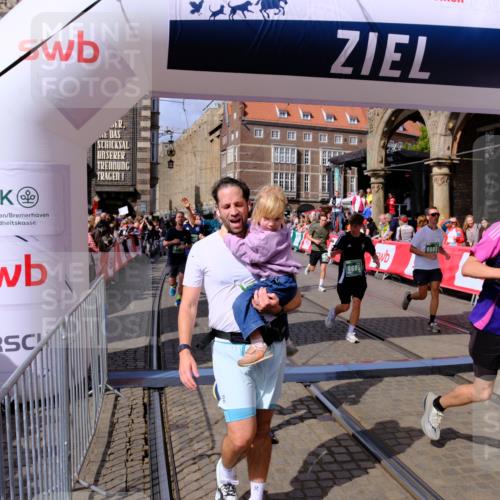 13.09.2026 - 21. swb-Marathon Bremen Tim E. http://msf.ph/oto/10389027 13.09.2026 13:30:54 Ziel 625, 800, 834, 1067, 1533, 1771, 1841, 1926, 1941, 2369, 2452, 2723, 2985, 3163, 3164, 3425, 4058, 4206, 4332, 4342, 4415, 4425, 4748, 4757, 4920, 5506, 5551, 5822, 6134, 6343, 6347, 6523, 6988, 7012, 7253, 7567, 7645, 7821, 8116, 8117, 8762, 8878, 8966, 9011, 9108, 9692, 9695, 9699, 9825, 13090 meine-sportfotos.de