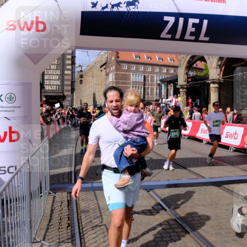 13.09.2026 - 21. swb-Marathon Bremen Tim E. http://msf.ph/oto/10389032 13.09.2026 13:30:54 Ziel 625, 800, 834, 1067, 1533, 1771, 1841, 1926, 1941, 2369, 2452, 2723, 2985, 3163, 3164, 3425, 4058, 4206, 4332, 4342, 4415, 4425, 4748, 4757, 4920, 5506, 5551, 5822, 6134, 6343, 6347, 6523, 6988, 7012, 7253, 7567, 7645, 7821, 8116, 8117, 8762, 8878, 8966, 9011, 9108, 9692, 9695, 9699, 9825, 13090 meine-sportfotos.de