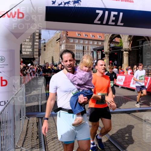 13.09.2026 - 21. swb-Marathon Bremen Tim E. http://msf.ph/oto/10389041 13.09.2026 13:30:54 Ziel 625, 800, 834, 1067, 1533, 1771, 1841, 1926, 1941, 2369, 2452, 2723, 2985, 3163, 3164, 3425, 4058, 4206, 4332, 4342, 4415, 4425, 4748, 4757, 4920, 5506, 5551, 5822, 6134, 6343, 6347, 6523, 6988, 7012, 7253, 7567, 7645, 7821, 8116, 8117, 8762, 8878, 8966, 9011, 9108, 9692, 9695, 9699, 9825, 13090 meine-sportfotos.de