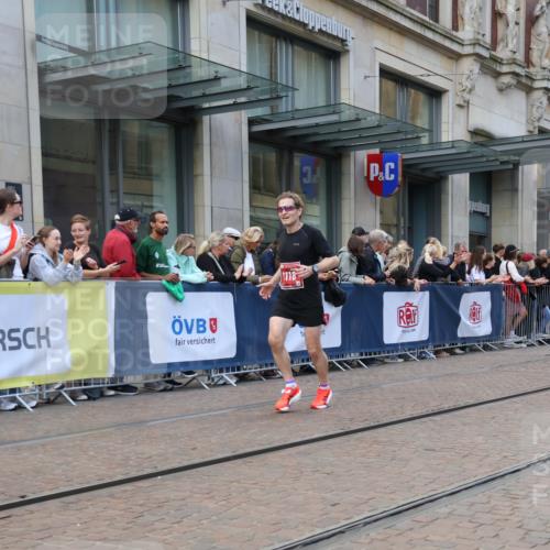 13.09.2026 - 21. swb-Marathon Bremen Strokosch-Dieckow http://msf.ph/oto/10389042 13.09.2026 12:59:13 Ziel 126, 277, 466, 658, 862, 1248, 1800, 1852, 2651, 3251, 4096, 4964, 5316, 5828, 6557, 9533, 658, 1118, 1508, 1751, 1993, 3584, 3624, 3688, 4399, 4847, 6991, 8065, 8383, 8994, 9120, 9329 meine-sportfotos.de