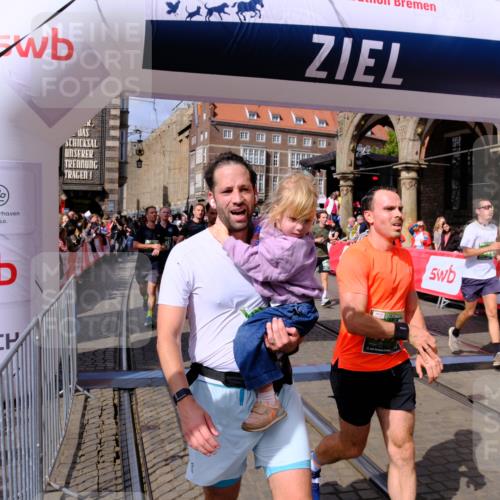13.09.2026 - 21. swb-Marathon Bremen Tim E. http://msf.ph/oto/10389045 13.09.2026 13:30:54 Ziel 625, 800, 834, 1067, 1533, 1771, 1841, 1926, 1941, 2369, 2452, 2723, 2985, 3163, 3164, 3425, 4058, 4206, 4332, 4342, 4415, 4425, 4748, 4757, 4920, 5506, 5551, 5822, 6134, 6343, 6347, 6523, 6988, 7012, 7253, 7567, 7645, 7821, 8116, 8117, 8762, 8878, 8966, 9011, 9108, 9692, 9695, 9699, 9825, 13090 meine-sportfotos.de