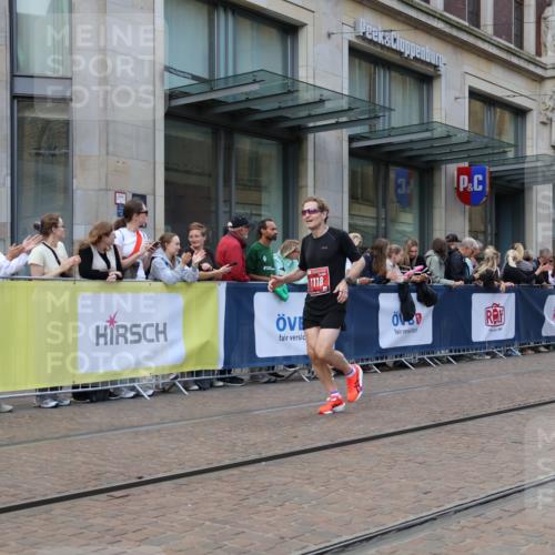 13.09.2026 - 21. swb-Marathon Bremen Strokosch-Dieckow http://msf.ph/oto/10389047 13.09.2026 12:59:13 Ziel 126, 277, 466, 658, 862, 1248, 1800, 1852, 2651, 3251, 4096, 4964, 5316, 5828, 6557, 9533, 658, 1118, 1508, 1751, 1993, 3584, 3624, 3688, 4399, 4847, 6991, 8065, 8383, 8994, 9120, 9329 meine-sportfotos.de