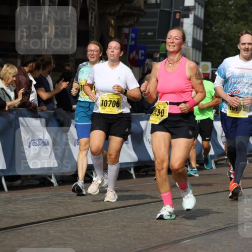 13.09.2026 - 21. swb-Marathon Bremen Strokosch-Dieckow http://msf.ph/oto/10389062 13.09.2026 11:10:29 Ziel 10299, 10751, 10963, 11119, 11725, 11732, 11933, 12117, 12207, 12293, 10247, 10422, 10768, 11047, 11283, 11298, 11300, 11309, 11327, 11583, 11736, 11846, 12183 meine-sportfotos.de