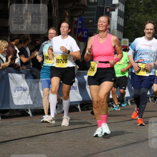 13.09.2026 - 21. swb-Marathon Bremen Strokosch-Dieckow http://msf.ph/oto/10389066 13.09.2026 11:10:29 Ziel 10299, 10751, 10963, 11119, 11725, 11732, 11933, 12117, 12207, 12293, 10247, 10422, 10768, 11047, 11283, 11298, 11300, 11309, 11327, 11583, 11736, 11846, 12183 meine-sportfotos.de