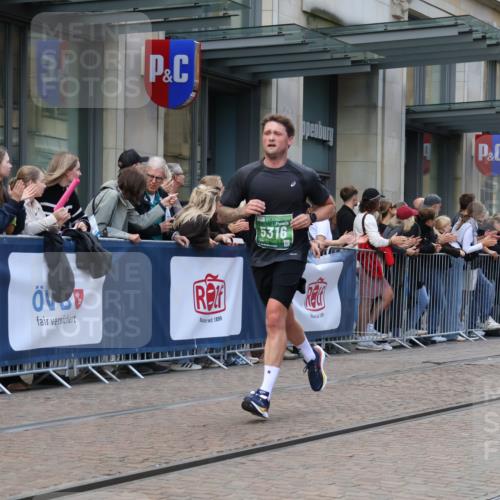13.09.2026 - 21. swb-Marathon Bremen Strokosch-Dieckow http://msf.ph/oto/10389088 13.09.2026 12:59:22 Ziel 126, 277, 466, 807, 862, 1320, 1485, 1852, 3251, 4964, 5316, 5828, 6557, 8850, 658, 1248, 1508, 1751, 1800, 1993, 2651, 3584, 3688, 4096, 4399, 6991, 8383, 9120, 9533 meine-sportfotos.de