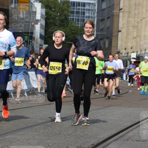 13.09.2026 - 21. swb-Marathon Bremen Strokosch-Dieckow http://msf.ph/oto/10389094 13.09.2026 11:10:31 Ziel 10299, 10361, 10362, 10751, 10963, 11382, 11725, 11732, 11933, 12117, 12207, 12293, 10768, 10911, 11047, 11283, 11298, 11300, 11309, 11327, 11513, 11583, 11736, 11846, 12183 meine-sportfotos.de